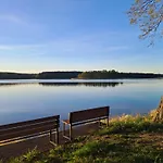 Nad Zatoka Z Widokiem Na Jezioro
