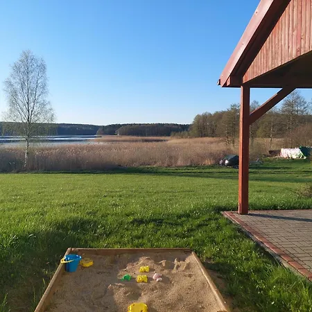 Domki Nad Jeziorem - Posiadlosc Nad Zatoka Holiday park Ryn (Warmian-Masurian)