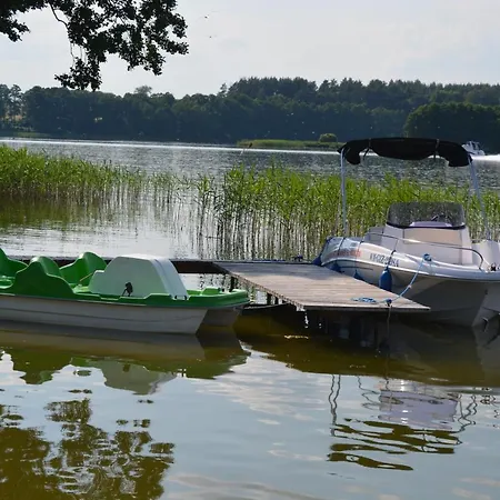 Domki Nad Jeziorem - Posiadlosc Nad Zatoka Holiday park Ryn (Warmian-Masurian)